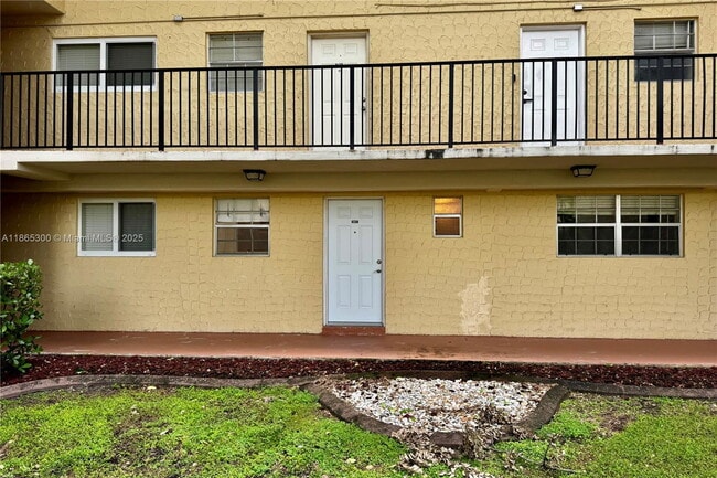 Building Photo - 8600 SW 109th Ave