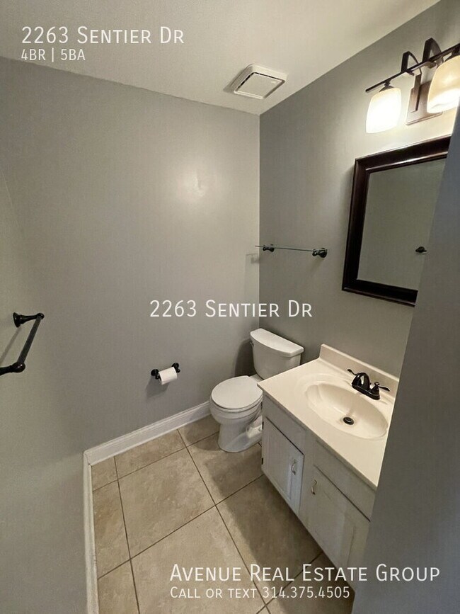 Building Photo - 2263 Sentier Dr
