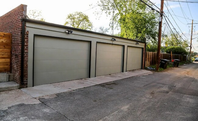 Building Photo - Three bedroom, 2 bathroom modern property!...