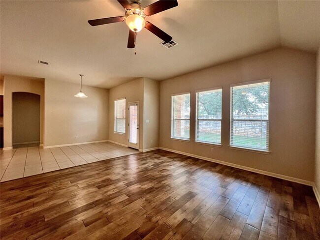 Building Photo - 2644 Hilltop Divide Ln