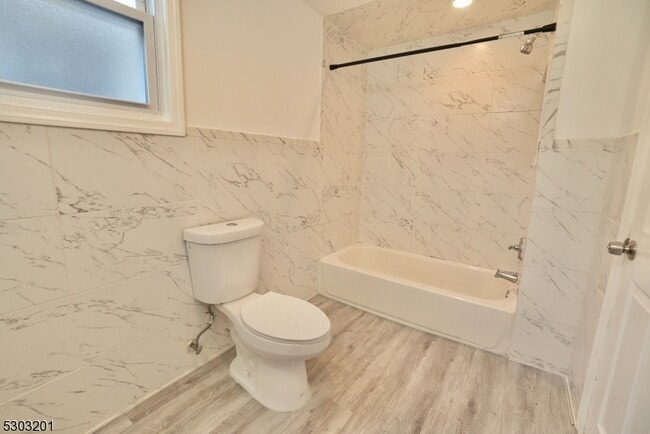 Building Photo - 131 Sylvan Ave