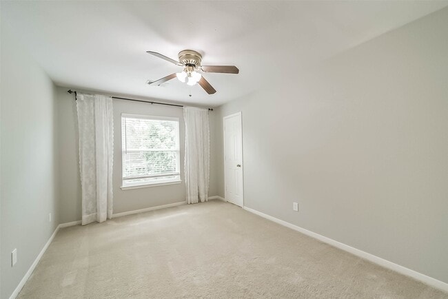 Building Photo - 6219 Summerville Ln