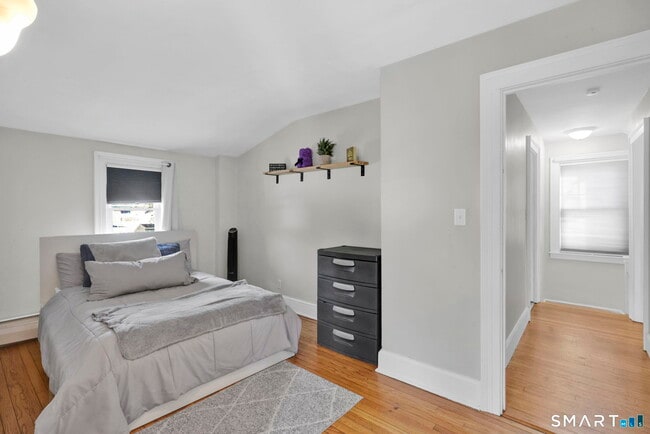 Building Photo - 829 Wells Rd