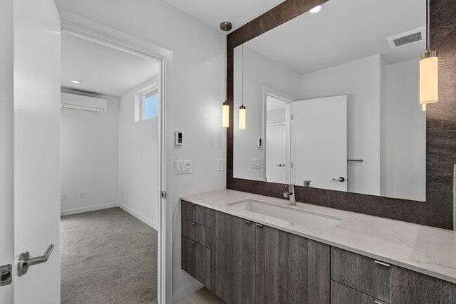 Building Photo - Air Conditioned Hilltop Gem w/ 360° Rooftop Ocean, Mountain and Skyline Views
