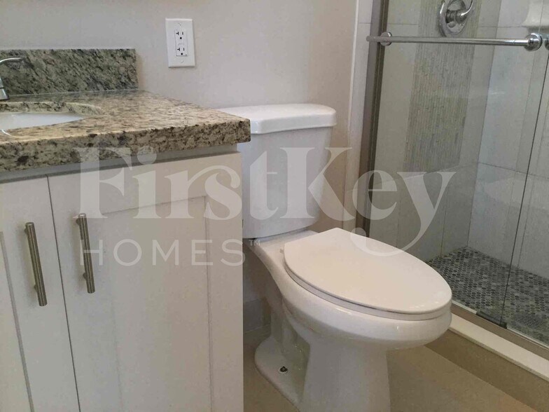 Building Photo - 1785 SW 43rd Ave