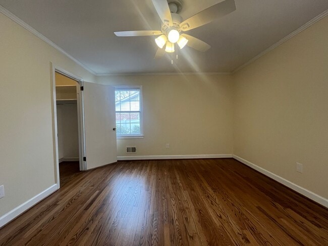 Building Photo - Beautiful Home!