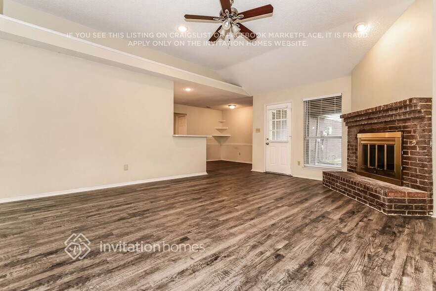 Building Photo - 2600 Trumpet Dr