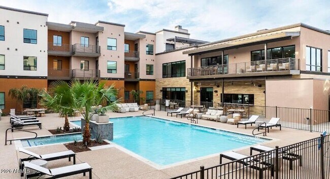 Building Photo - 9449 N 90th St