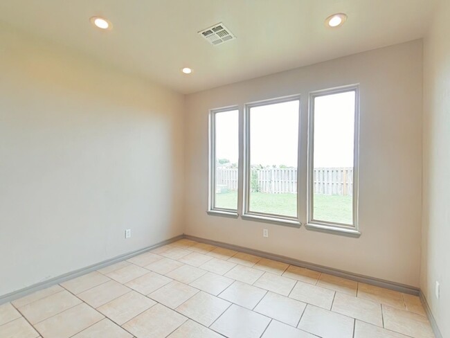 Building Photo - 5110 NE Haddington Pl