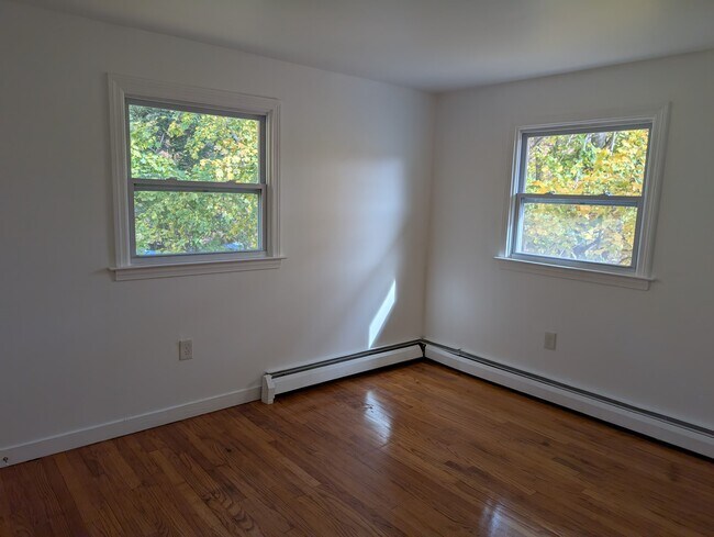 Building Photo - 56 N Main St