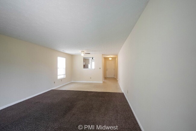 Building Photo - "Charming 3-Bed, 2-Bath Home in Indianapolis – Cozy 1196 Sq Ft Haven Awaits!"