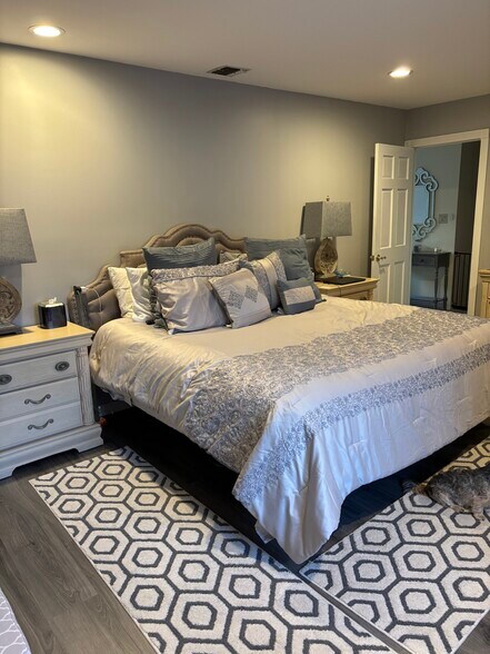 Building Photo - 16 Eastwood Pl