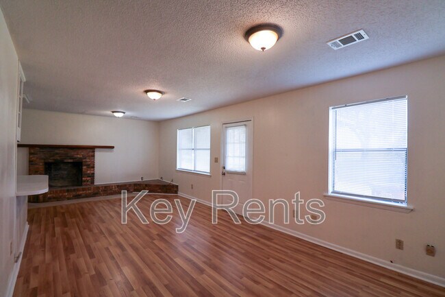 Building Photo - 4679 Bradley Dr