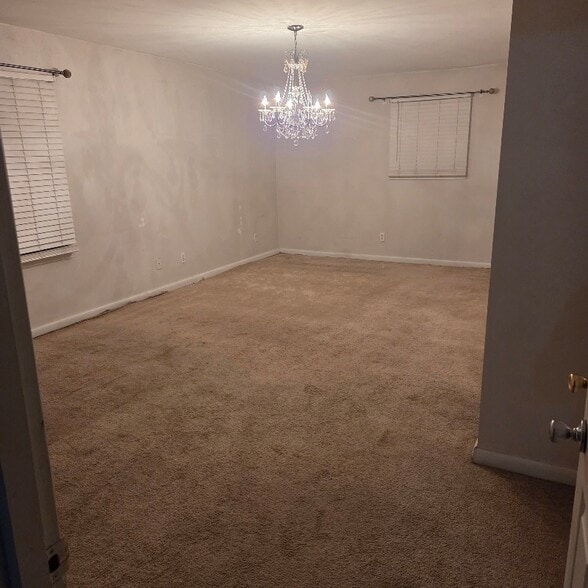 Building Photo - 2929 Hilton Ave