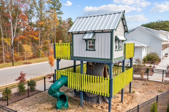 Building Photo - 1509 Newpoint Dr