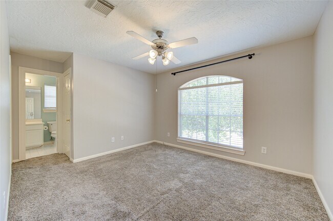 Building Photo - 2935 Apple Forest Ct