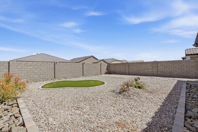 Building Photo - 2440 W Bowker St