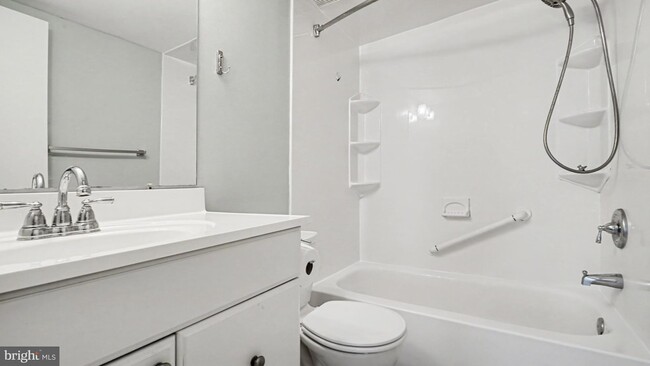 Building Photo - 349 Drummers Ln
