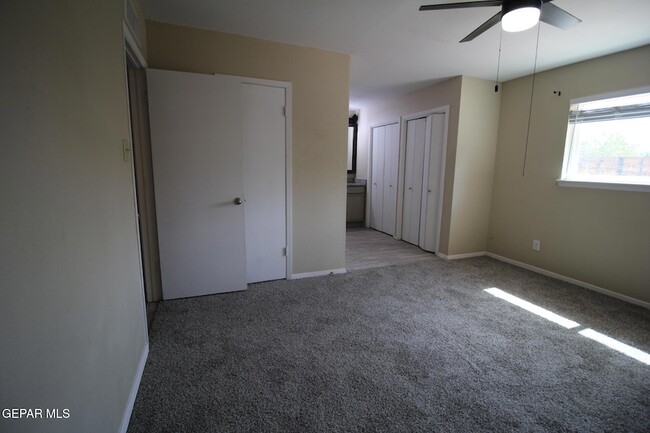 Building Photo - 351 Duanesburg St