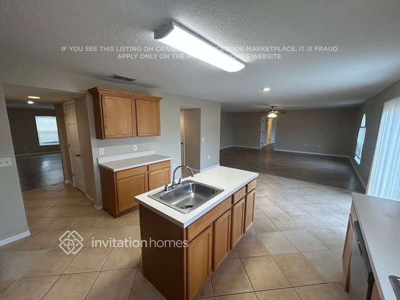 Building Photo - 6012 Sunset Vista Dr