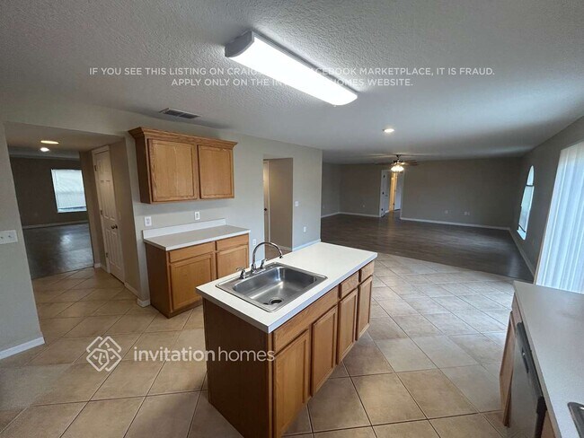 Building Photo - 6012 Sunset Vista Dr