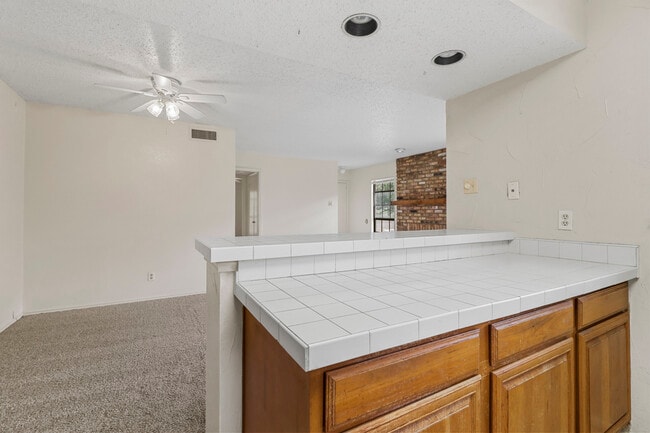 Building Photo - 15221 Berry Trail