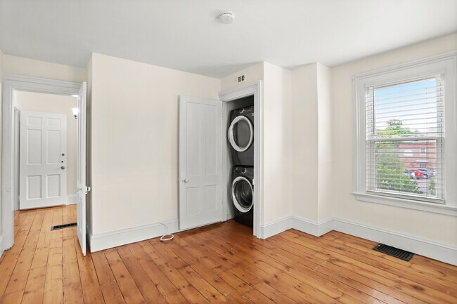 Building Photo - 43 Church St