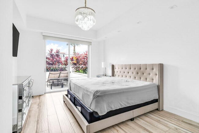 Building Photo - 155 E Boca Raton Rd