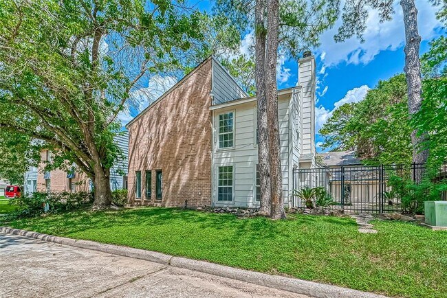 Building Photo - 17805 Villa Way Dr