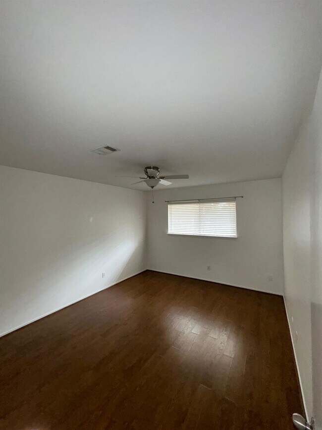 Building Photo - 12925 Trail Hollow Dr