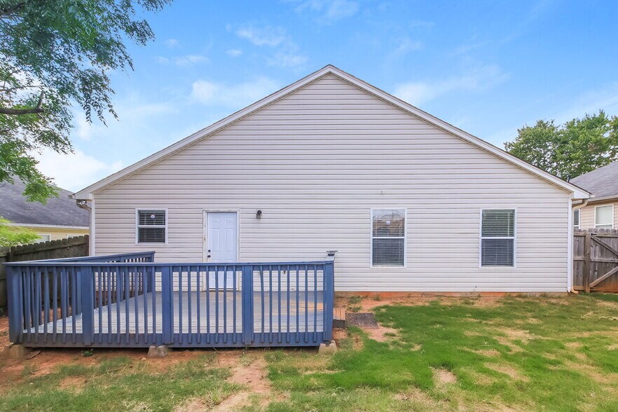 Building Photo - 1122 St Phillips Ct