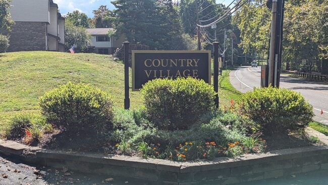 Building Photo - Recently renovated 1st floor condo for ren...