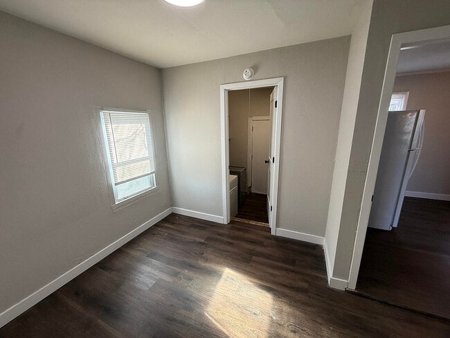 Building Photo - 210 Highview Ave