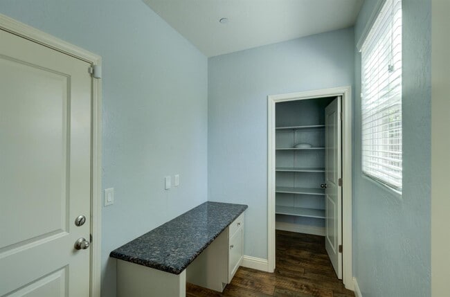 Building Photo - 1148 Cordova Ave
