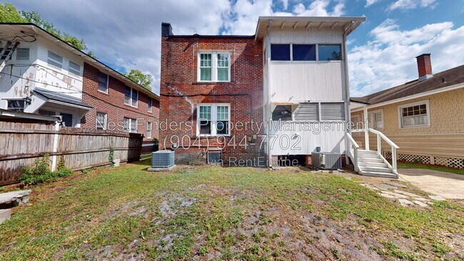 Building Photo - 2739 Herschel St
