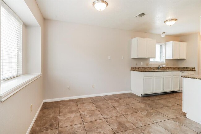 Building Photo - 14118 Sandy Point Ln