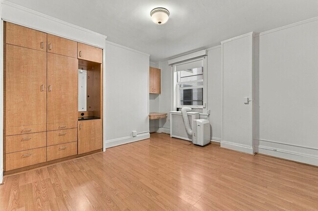Building Photo - 21 Beacon St