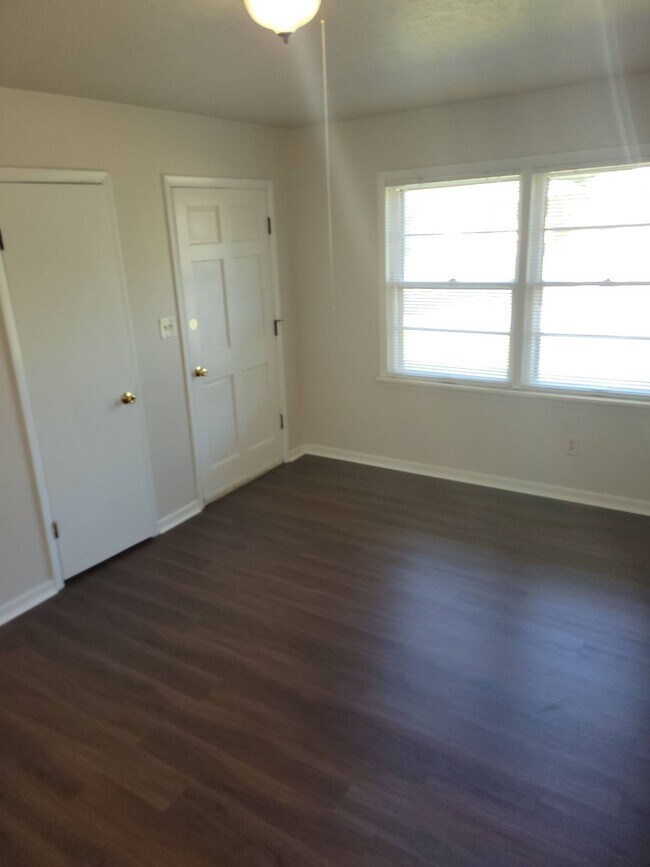 Building Photo - 4113 La Salle Ave