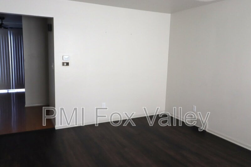 Building Photo - 800 N Hawthorne Dr