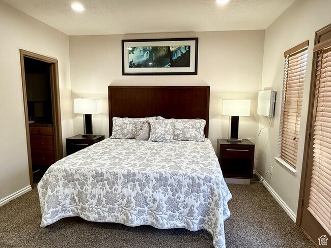 Building Photo - 3521 N Fox Run Dr