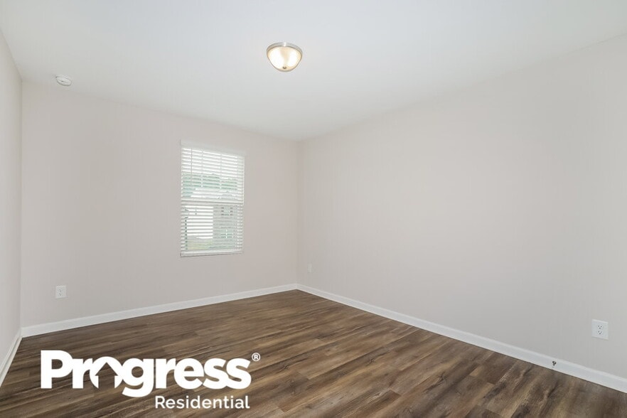 Building Photo - 3780 Place Dr
