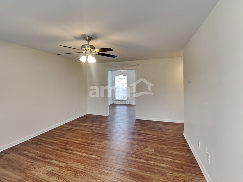 Building Photo - 3318 Diamond Ct