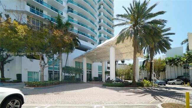 Building Photo - 7918 Harbor Island Dr
