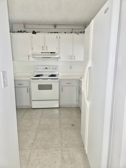 Building Photo - 17000 NW 67th Ave