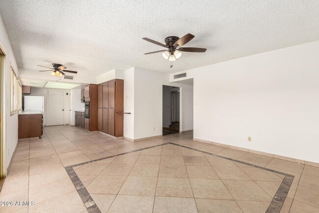 Building Photo - 4013 S Hazelton Ln