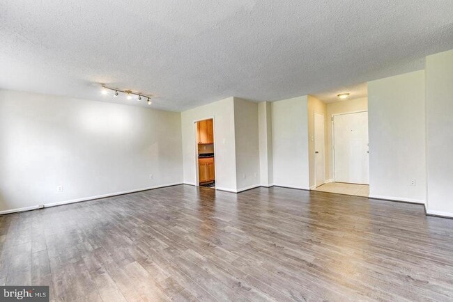 Building Photo - 1730 Arlington Blvd