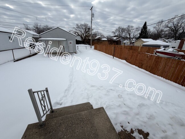 Building Photo - Updated 3 bed 1 bath home