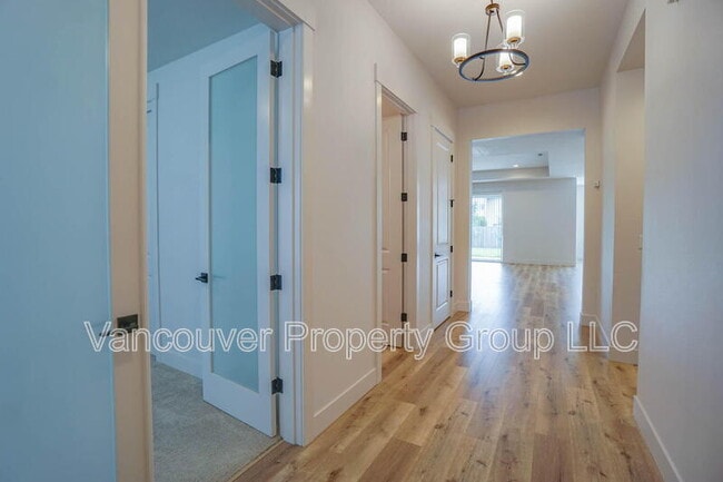 Building Photo - 15103 NE 98th Cir