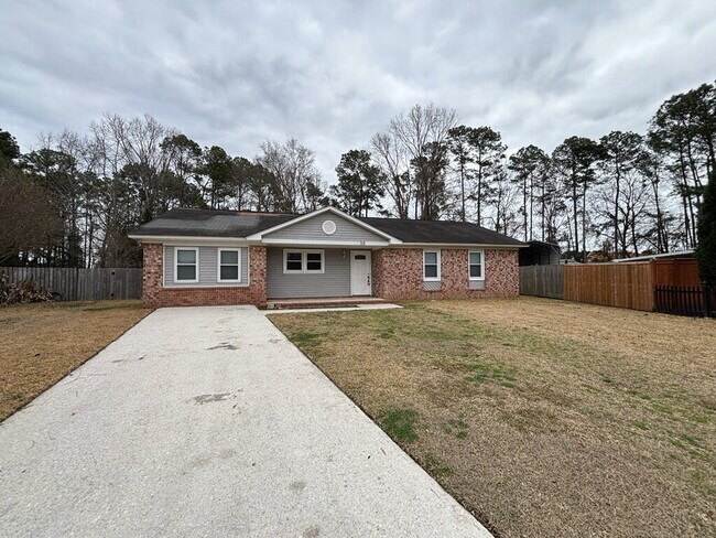 Building Photo - 115 Aylesbury Rd