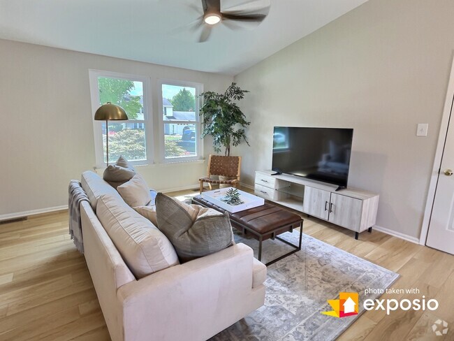 Living Room - 5471 Braddock Ridge Dr